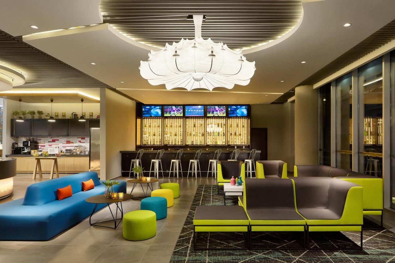 Aloft Queretaro Hotel Exterior photo